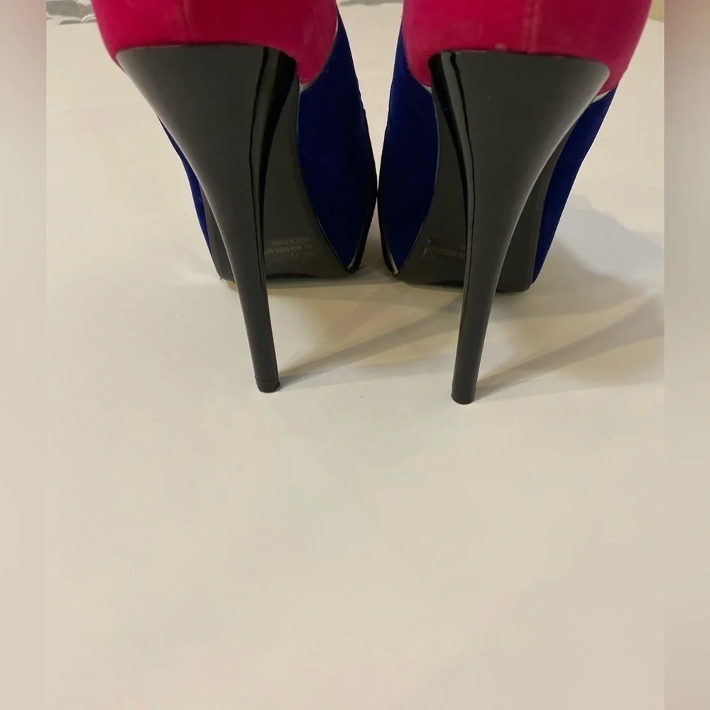 SHI By Journeys~Vibrant Faux Suede~Platform High Heel Stiletto~Peep Toe~Size 7.5